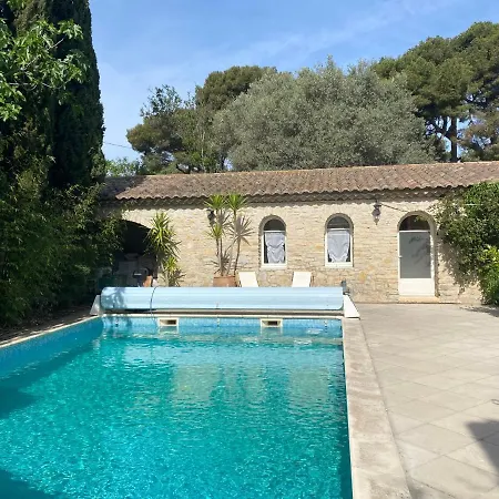 Bed and Breakfast Le Patio Aux Oiseaux 4*