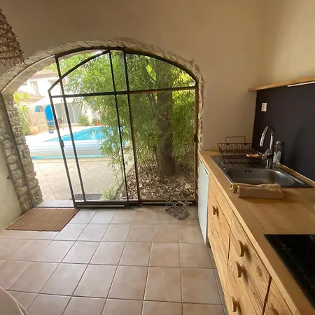 Le Patio Aux Oiseaux Bed and Breakfast Λα Σιοτά