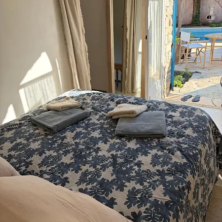 Le Patio Aux Oiseaux לינה וארוחת בוקר