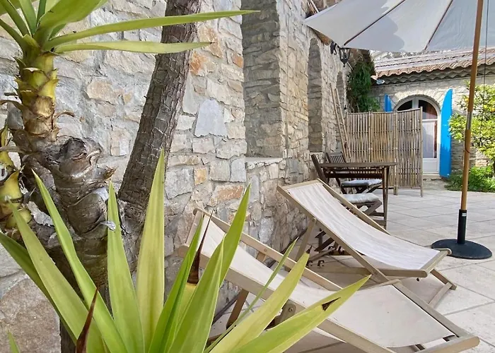 Le Patio Aux Oiseaux Bed & Breakfast La Ciotat