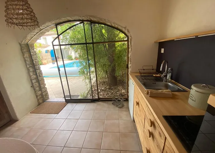 Le Patio Aux Oiseaux Bed & Breakfast La Ciotat