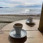 Le Patio Aux Oiseaux Bed & Breakfast La Ciotat