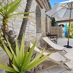 Le Patio Aux Oiseaux Bed & Breakfast La Ciotat