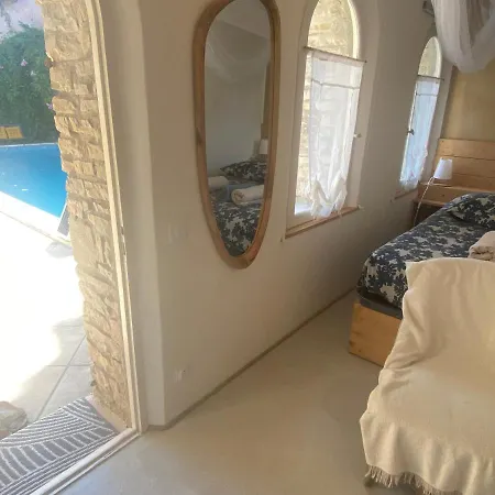 Le Patio Aux Oiseaux فندق مبيت وإفطار لا سيوتا